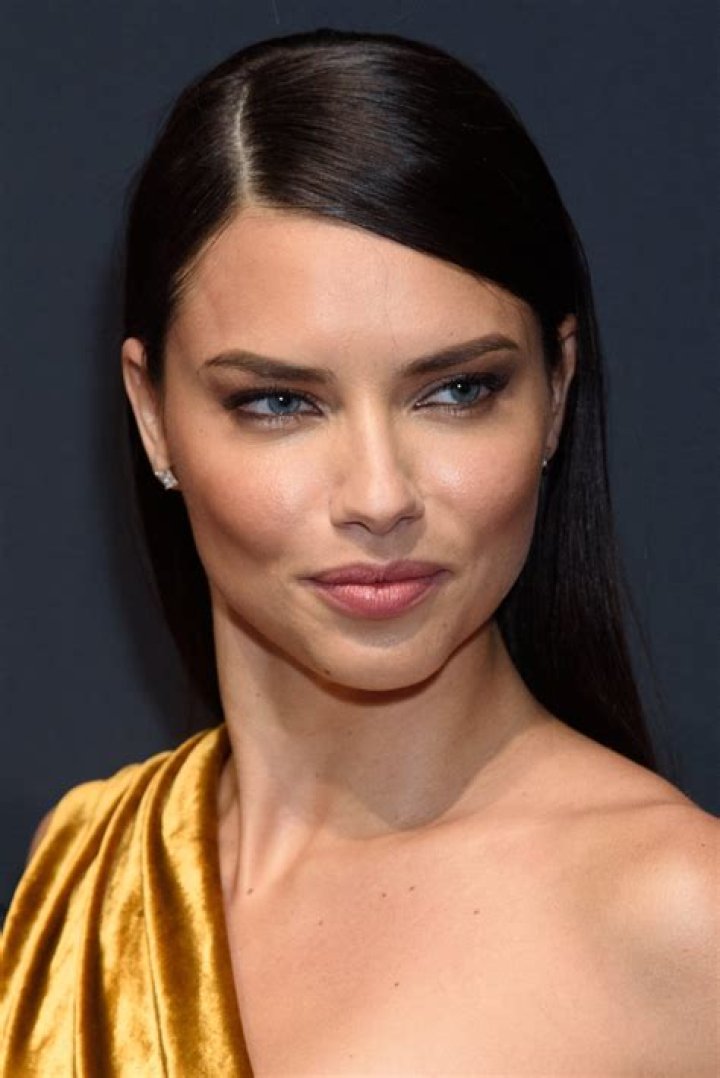 Adriana Lima Wiki, Biographie, Age, Taille, Mariage & Informations