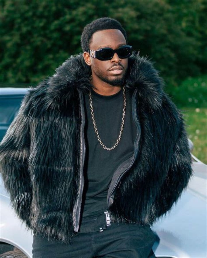 Dadju Biography, Songs, Net Worth, Age, Wiki, Wife, Parents, Height, Career, Kids & Facts
