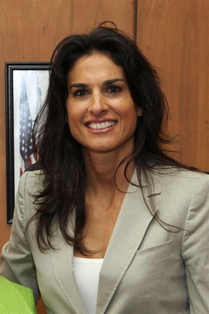 Gabriela Sabatini Age, Height, Family, Partner, Net Worth, Bio