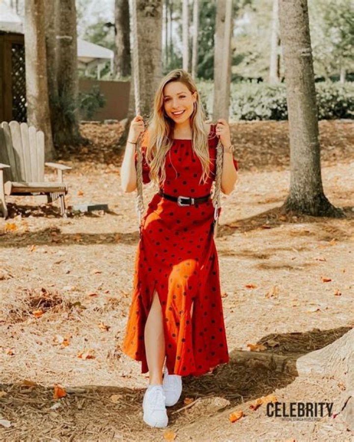 Kira Kazantsev Wiki, Biographie, Age, Horoscope, Mariage, Contact & Informations