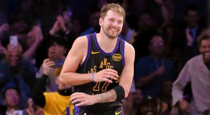 Luka Dončić Height, Weight, Age, Wife, Net worth, Bio & Family