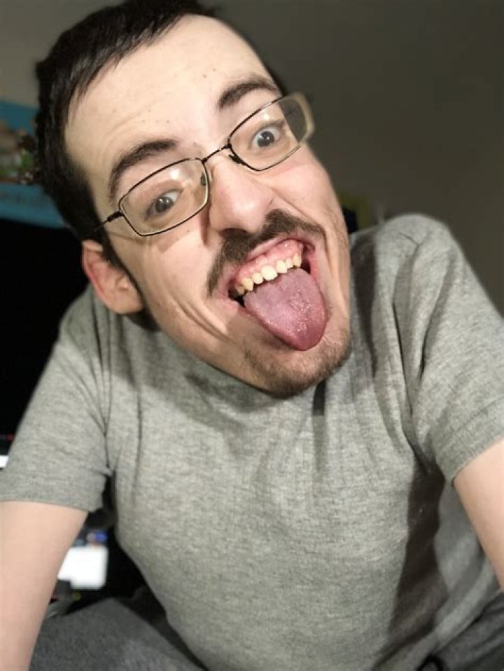  Celebrity Ricky Berwick Wiki, Age, Wife, Net Worth, Mother, DiseaseBy Syaid Ahmad Fahri January 23, 2024 