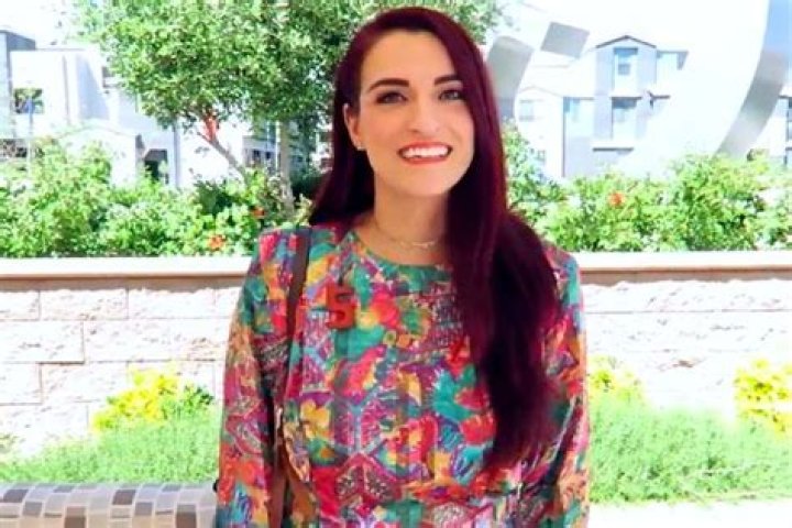 Shana Dahan [Storage Wars] wiki-bio, net worth husband & kids.