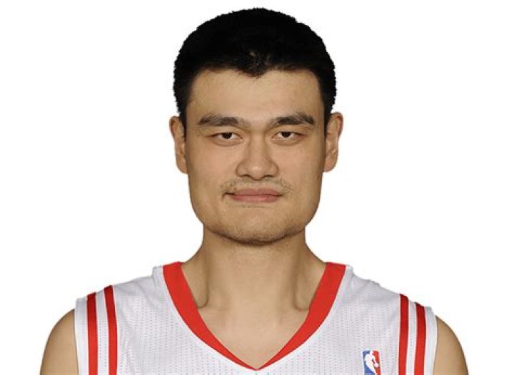 Yao Ming Height, Weight, Age, Wife, Biography, Family & More